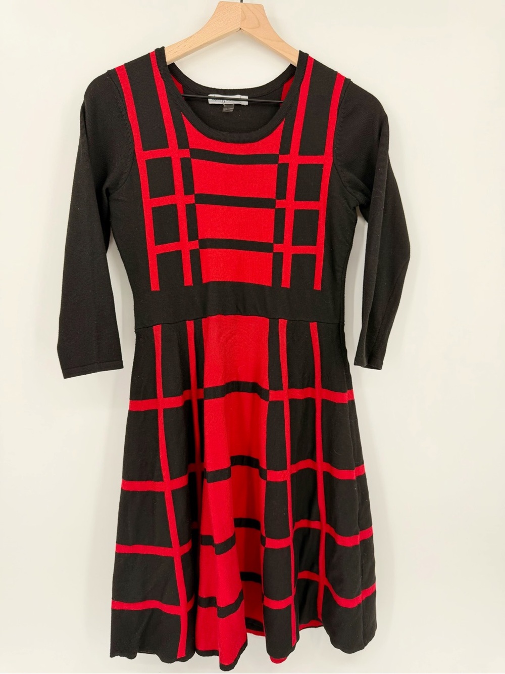 Danny & Nicole Red Black Plaid Sweater Dress M Fit Flare 3/4 Sleeve
